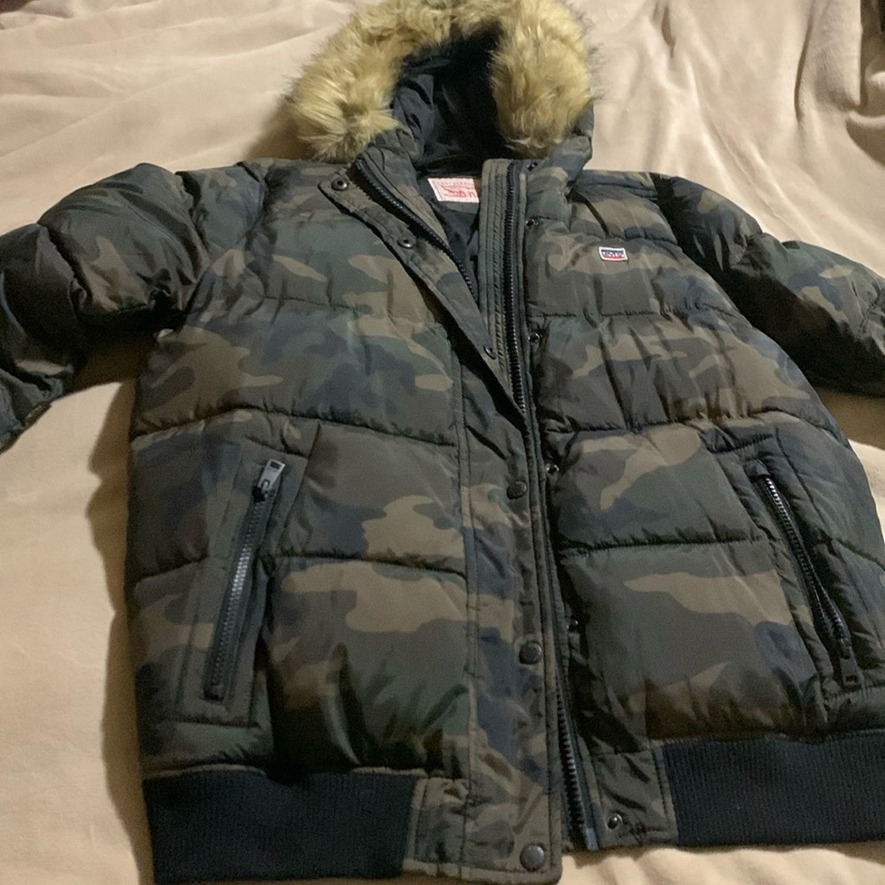 Jacket so good condition. Like new I never use. Is just in my closet.
